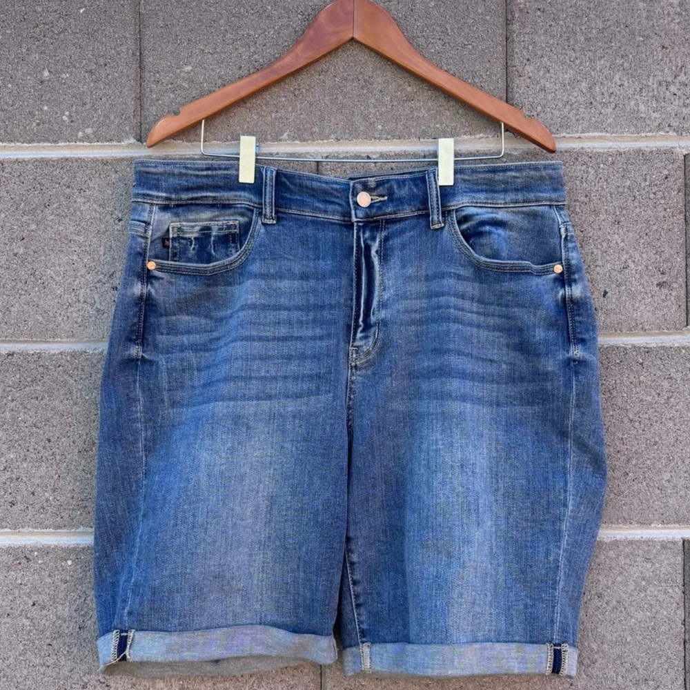 Judy Blue Cuffed Shorts 2XL